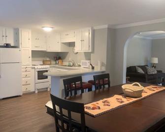 Tranquil Country Home with Beautiful Crowders Mountain View - Kings Mountain - Kitchen