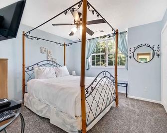 Fontana View Retreat - Free Whitewater Rafting Passes Luxury Family Home w/ - 폰타나 댐 - 침실