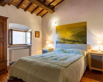 Stunning Home In Mazzolla With Wifi - Caprareccia - Habitación