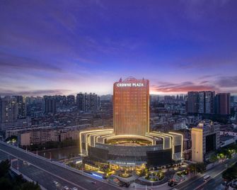 Crowne Plaza Huaihua By IHG - Huaihua - Building