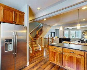 Enchanted Evergreen Escape - Girdwood - Cucina