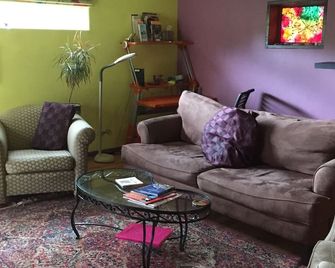 This House has Juju! - Colfax - Sala de estar