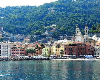 Lovely New Apartment Close To The Beach - Laigueglia - Vista esterna