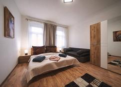 Bluestars Home - Carlsbad - Bedroom