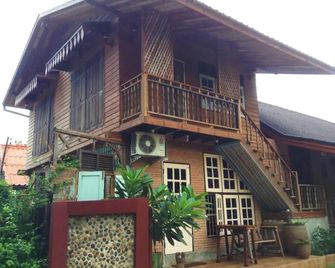 Baan Esan Country House - Sakon Nakhon - Budova