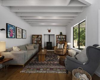 The Calistoga Cottage - Calistoga - Living room