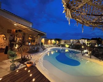 Le Relais de la Chouette - Teuillac - Piscina