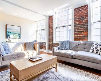 Unique Old City Loft - Minutes from Market Square - Knoxville