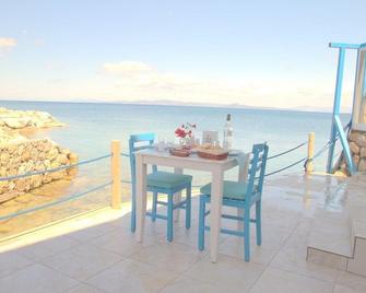 Uzum Iskelesi Butik Otel - Mordoğan - Balcón