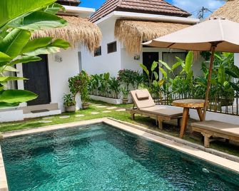 Susurro Villas - Kuta - Bazén