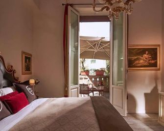 فيلا تاور إن - بيسا - غرفة نوم