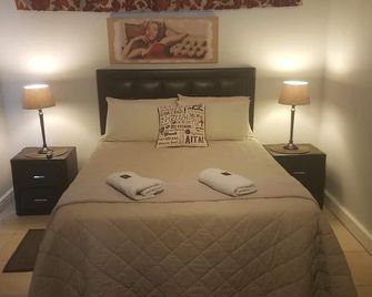Beachway Guesthouse - Port Elizabeth - Schlafzimmer