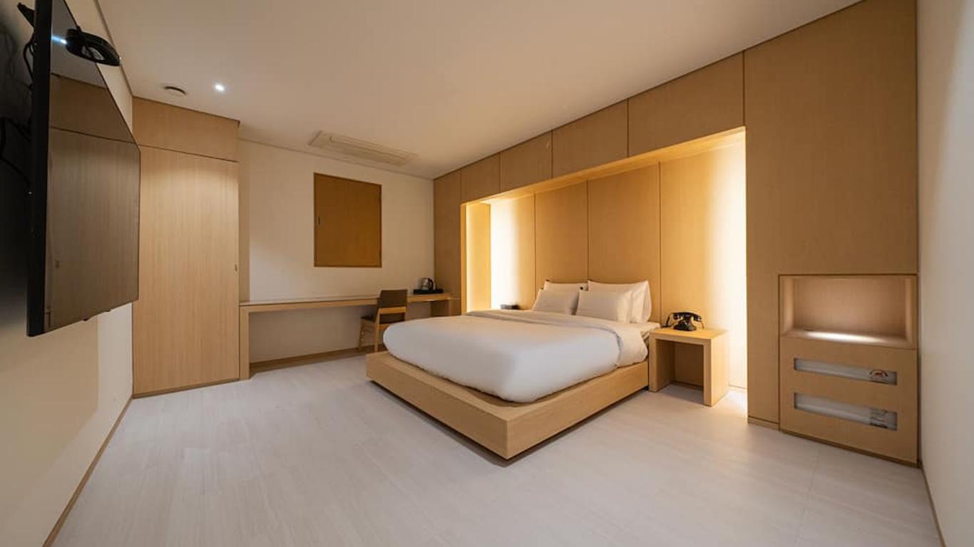 Guwol Rondo Hotel