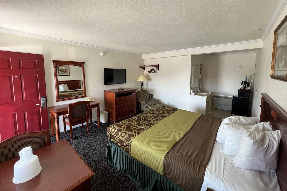 Hotel & Spa in Lemoore, CA