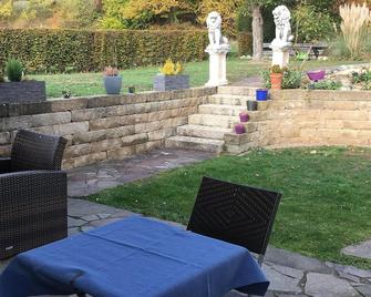 Apartment in green surroundings - Allensbach - Innenhof