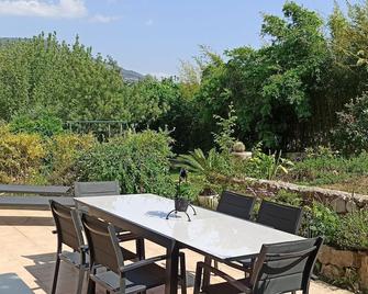 Maison familiale au calme - Carros - Patio