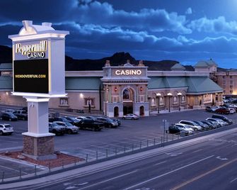 Peppermill Hotel Casino in W Wendover, Nevada - West Wendover - Edificio