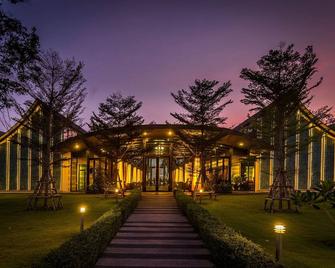 Bangsaen Heritage Hotel - צ'ונבורי - בניין