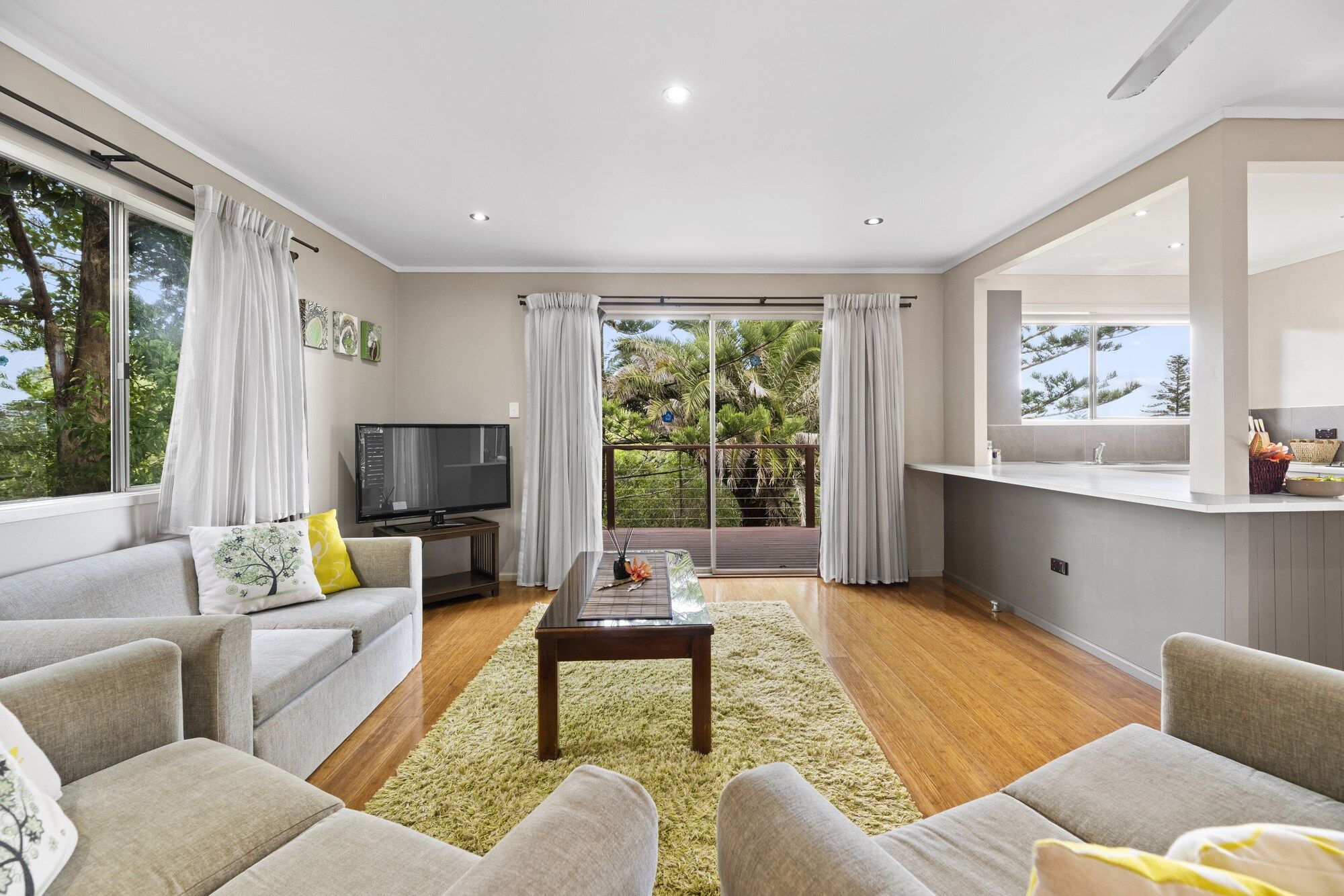 Broad Leaf Villas - איי נורפוק - סלון