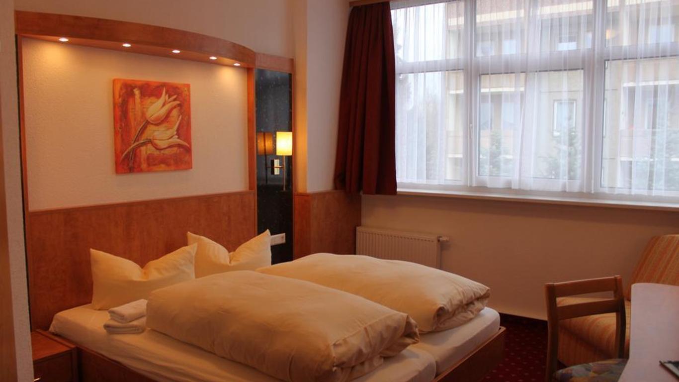 Aara Hotel