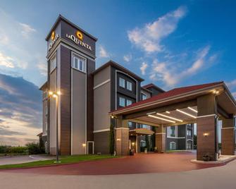 La Quinta Inn & Suites by Wyndham Brownwood - Brownwood - Будівля