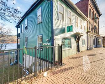 Downtown Hallowell Retreat with Water Views! - Hallowell - Edificio
