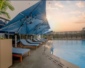 The Pelican Hotel Cantonments Accra - Аккра - Басейн