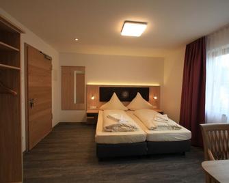 Hotel Gasthaus Sonne - Peißenberg - Bedroom