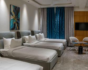 Hotel Vintana - Himatnagar - Bedroom