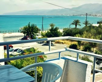 Amazones Villas Apartments - Stalida - Balcón