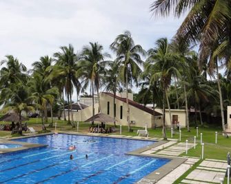Fiesta Resort - Surigao - Piscine