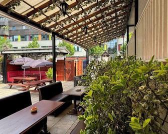 Bridge Park Hotel - London - Patio