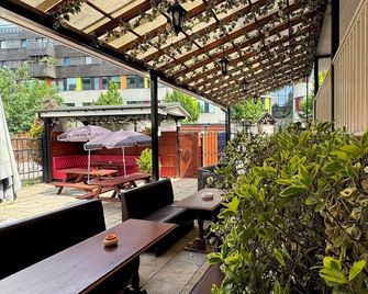 Bridge Park Hotel - London - Patio