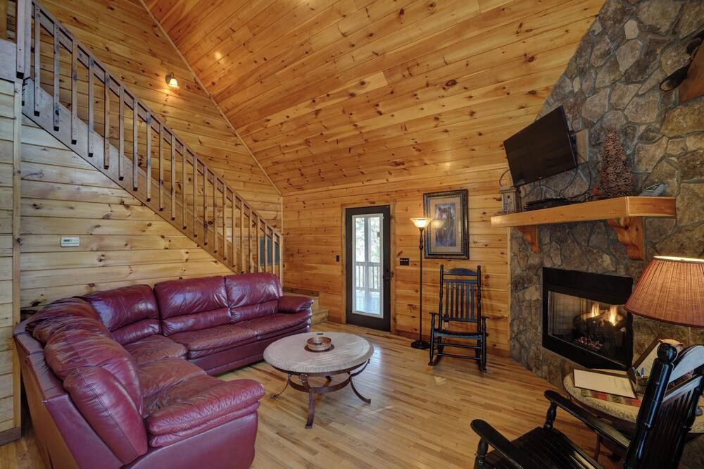 Grand Mountain Views Cabin - Hot Tub, Fire Pit, Casino! - Whittier - Sala de estar