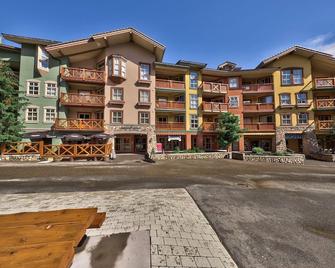 Cozy Haven In The Heart Of Sun Peaks Village - Sun Peaks - Building