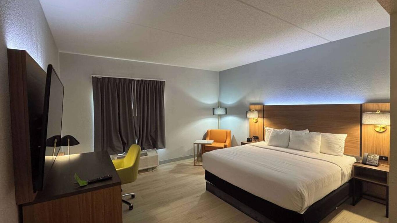 La Quinta Inn & Suites by Wyndham Raleigh Cary