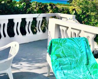 Cottage By The Sea, Duncans Bay Jamaica - Duncans - Balcony
