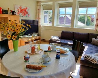 dresdnerferienwohnung - apartment am großen garten - Dresde - Comedor