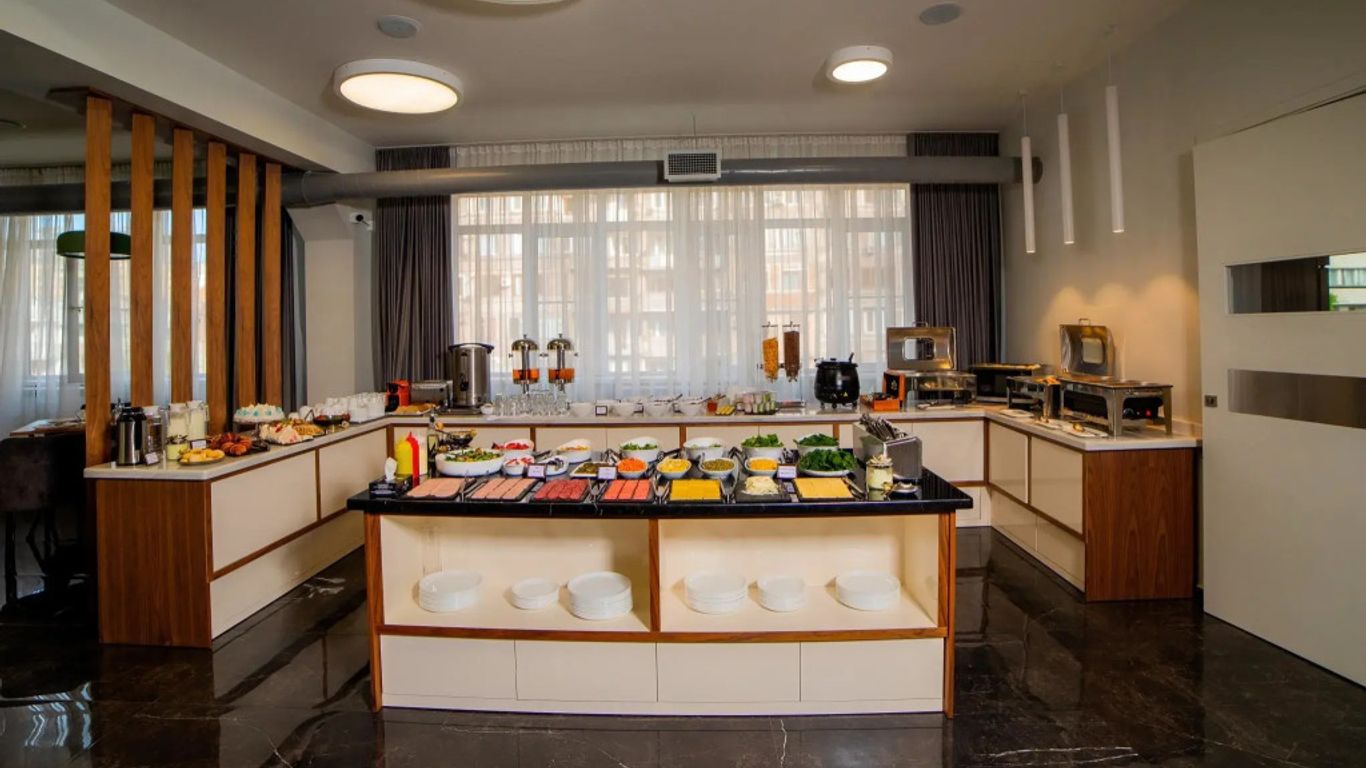 Elysium Gallery Hotel