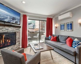 Ski In Ski Out Modern Studio with Stunning Location - Park City - Sala de estar