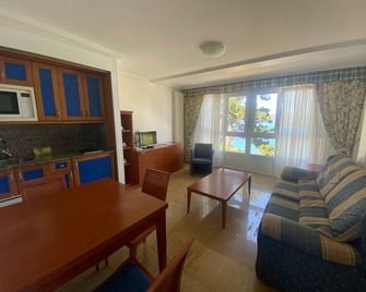 Apartamentos Las Sirenas - Viveiro - Sala de estar