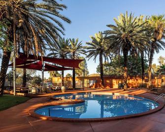 Seasons Hotel Newman - Newman - Pool