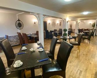 The County Hotel - Self Check-In, Ultra Fast Wi-Fi, Free Parking, Central Location - Selkirk - Ресторан