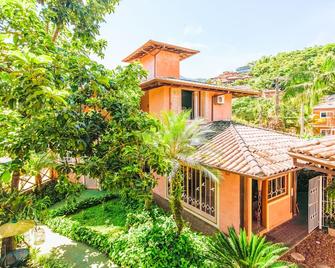 Velinn Pousada Villa Caiçara - Ilhabela - Edificio