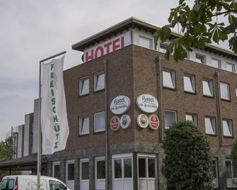 Hotel Am Freischütz - Hürth - Edificio