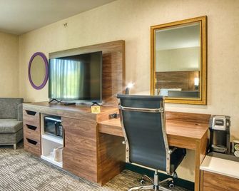 Evergreen Inn and Suites - Monroe - Zimmerausstattung