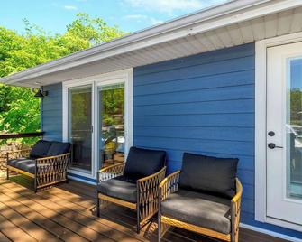 Little Bearcat Bungalow Stay on Ozark Waterfront - Pevely - Patio