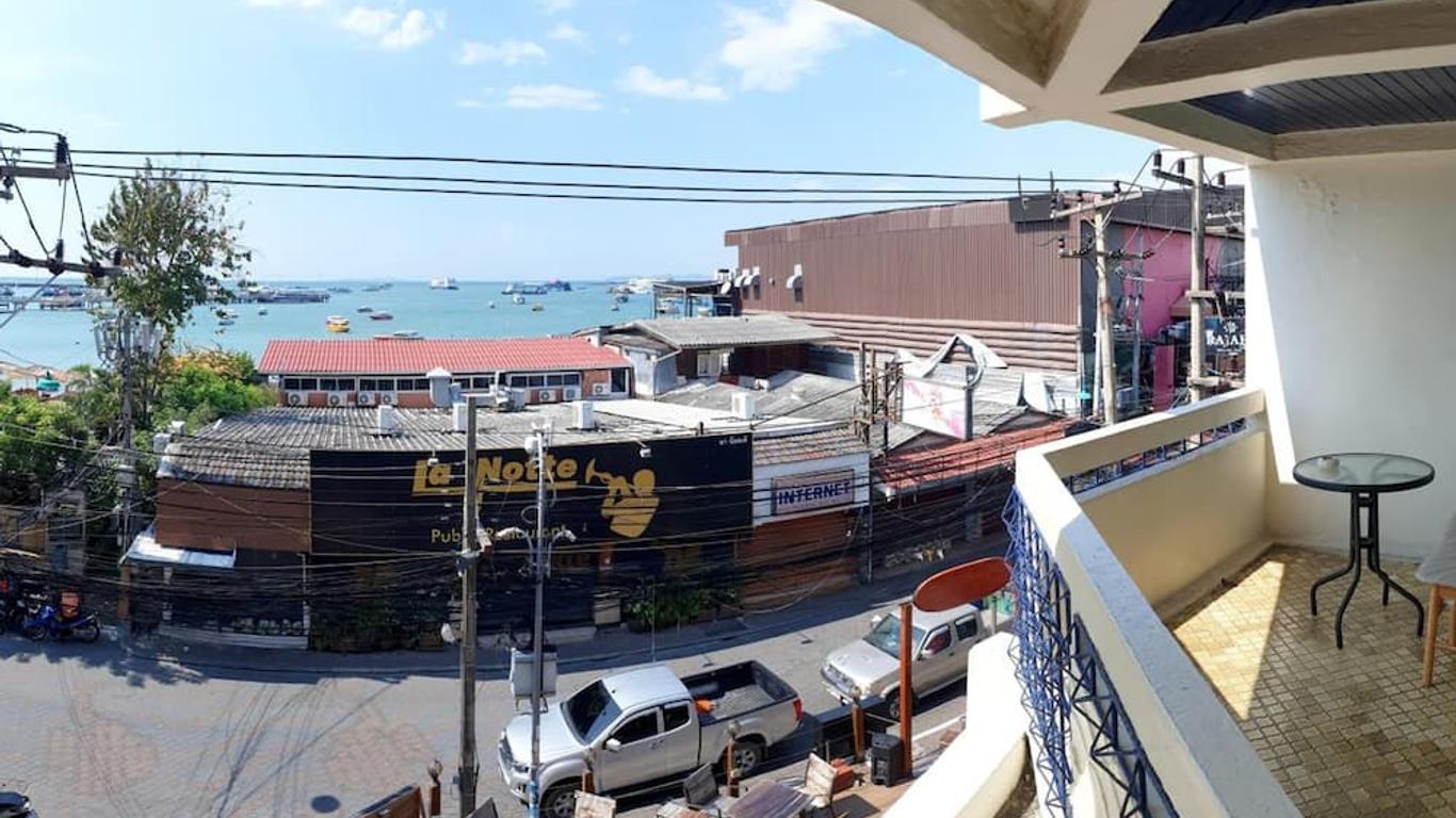 Walking Street Hostel by New Wave - Adults Only