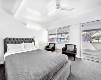 Pearly Shell Motel - Bowen