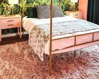 Dreaming With Dolly - Luxe Stay Near Broadway - Nashville - Makuuhuone